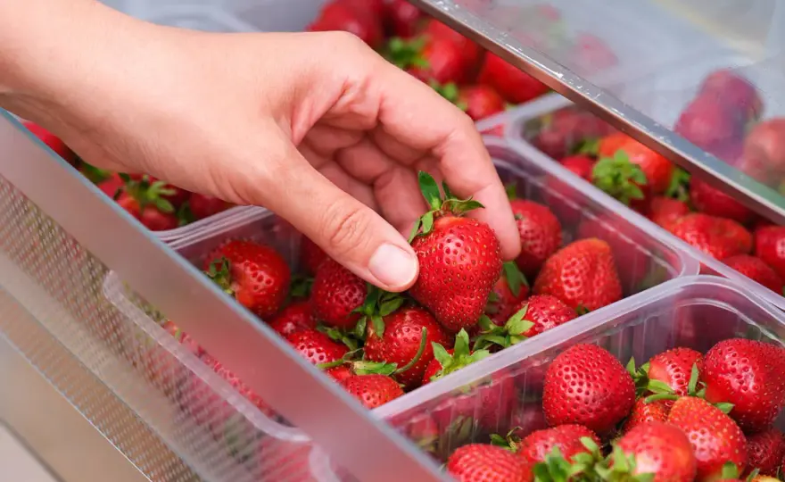 Erdbeeren richtig lagern - Tipps gegen Schimmel und Matsch