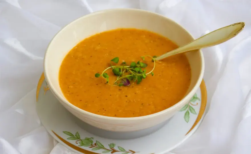Turkisk linssoppa: Recept för perfekt smak & balans