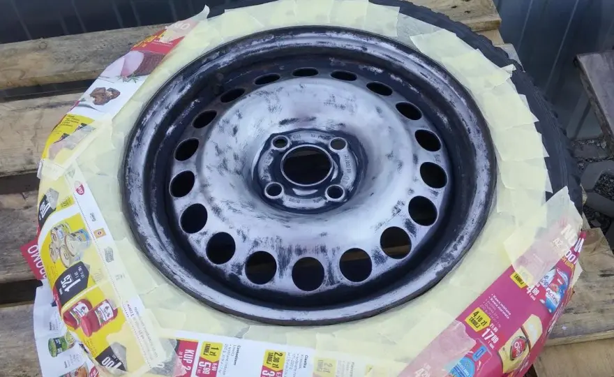 Czym pomalować felgi stalowe? Poradnik DIY i koszty renowacji