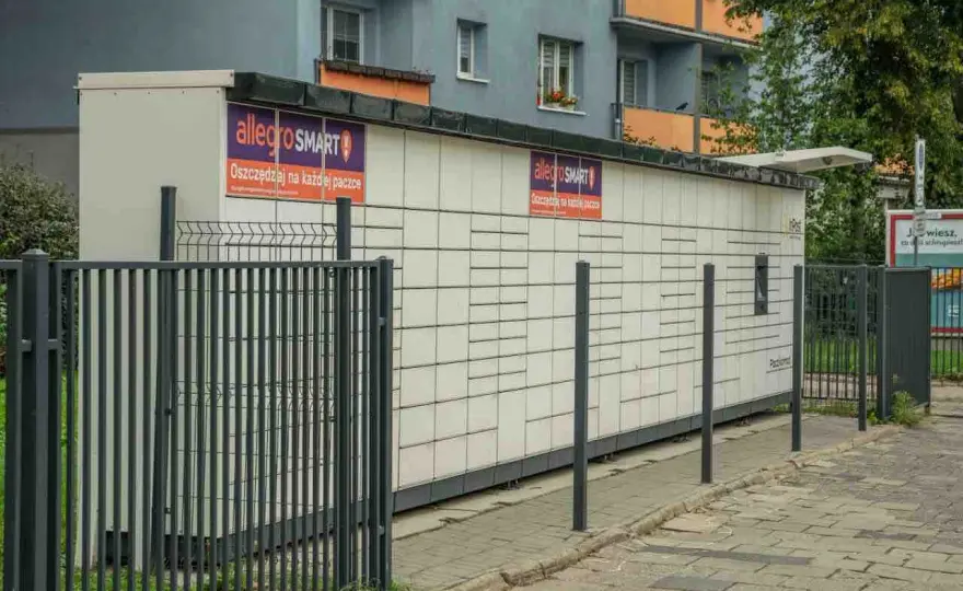 Czy InPost dzisiaj pracuje? Sprawdź godziny i dostępność usług