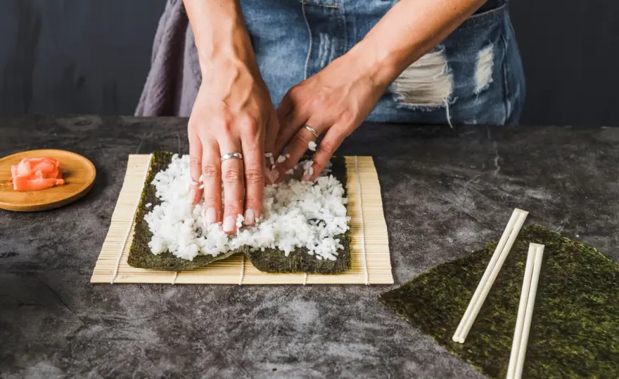 Zalewa do sushi - Jak uzyskać idealny balans smaku i lśniący ryż?