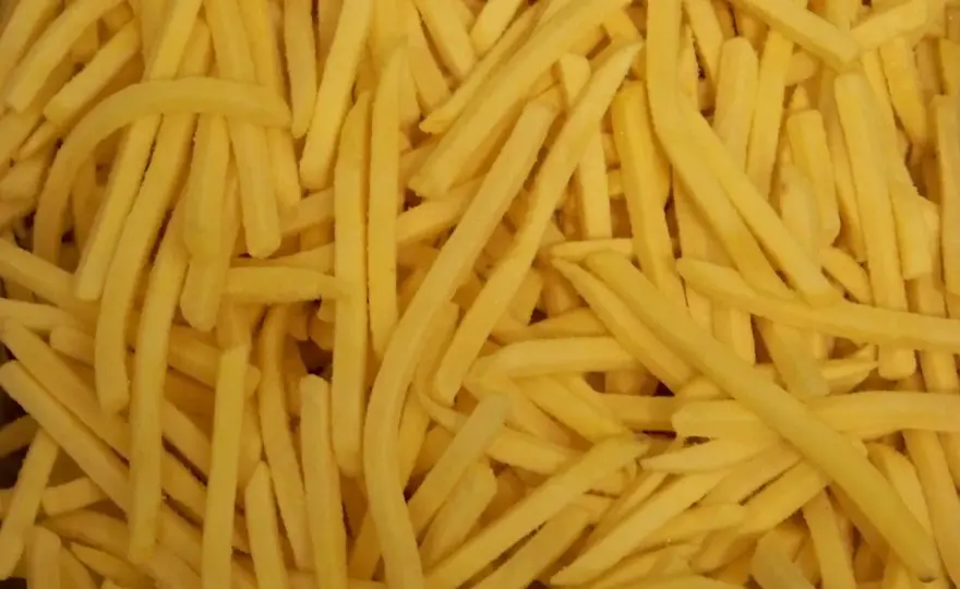 Frytki julienne co to? Poznaj ich cechy i zastosowanie w kuchni