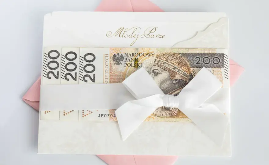 Podatek od kopert z wesela - Jak uniknąć błędów i zwolnić prezenty?