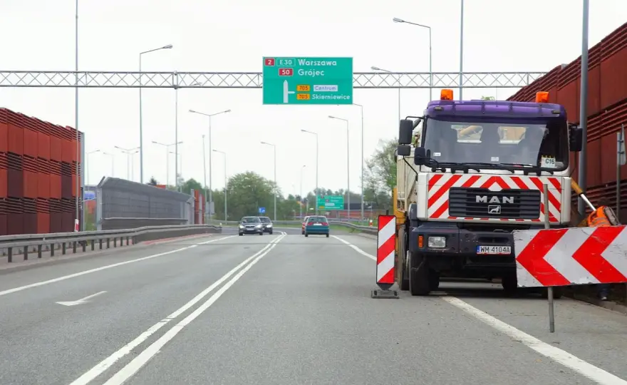 Mandat za podwójną ciągłą - Ile wynosi i ile punktów karnych?