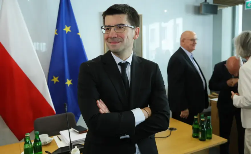 Kto jest marszałkiem sejmu i senatu? Poznaj ich ważne role i zadania
