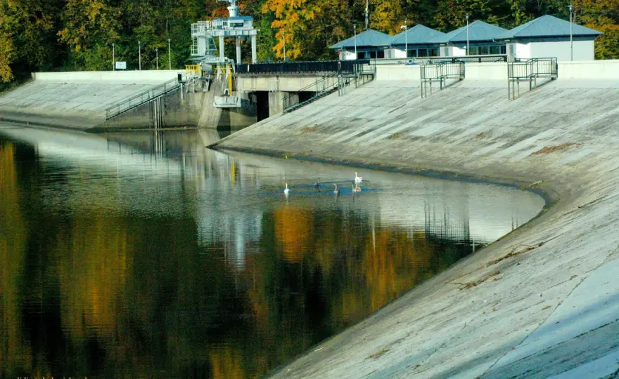 Elektrownia Myczkowce: Starsza siostra Soliny i jej tajemnice Bieszczad