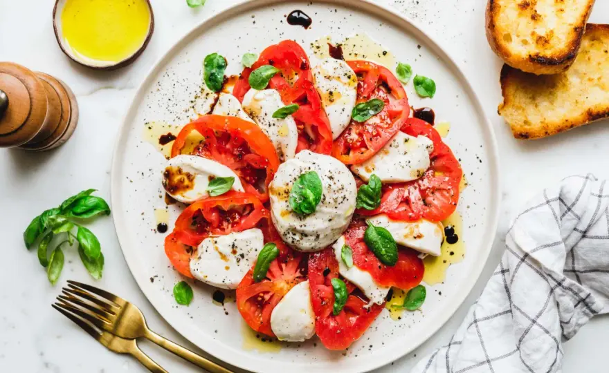 Mozzarella vegan - So gelingt die perfekte Textur für Pizza & Caprese