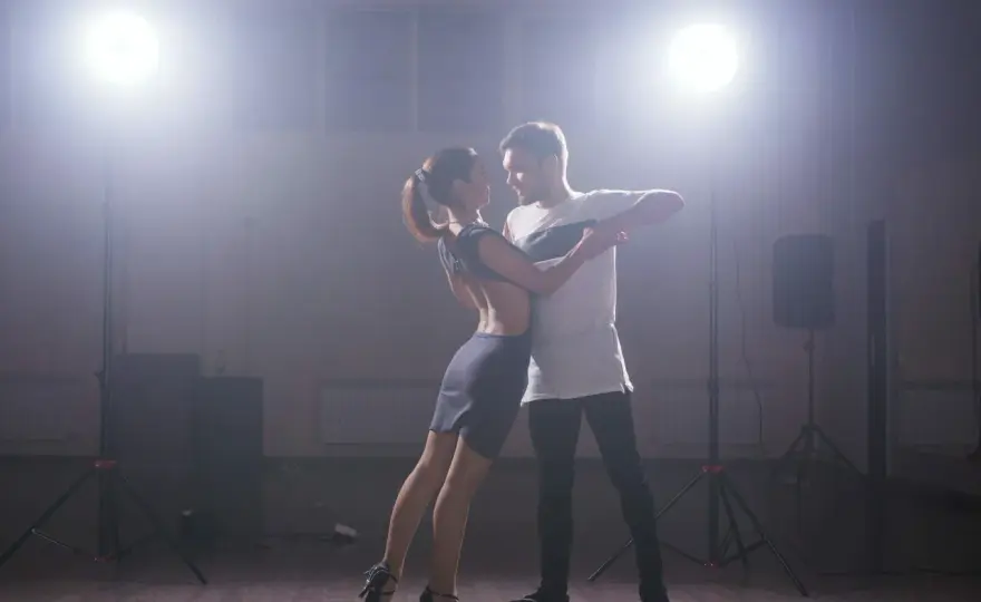 Kizomba - Przewodnik dla początkujących. Jak zacząć i tańczyć?