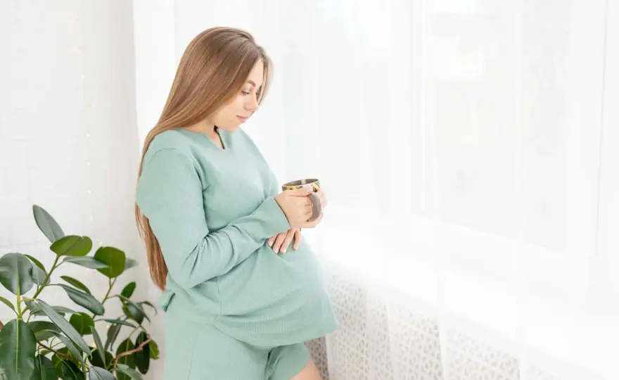 Piżama do karmienia: Sekret wygody po porodzie? Poradnik