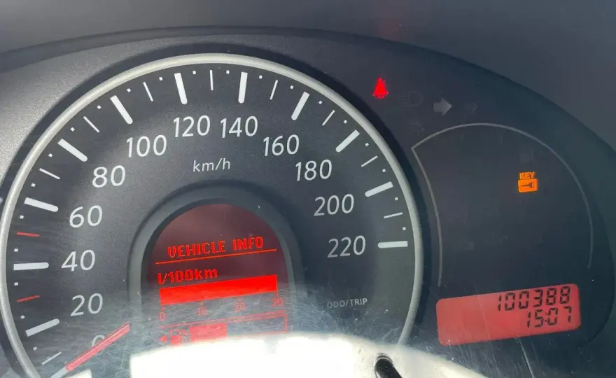 Kontrolki Nissan Micra - Zrozum auto, uniknij awarii