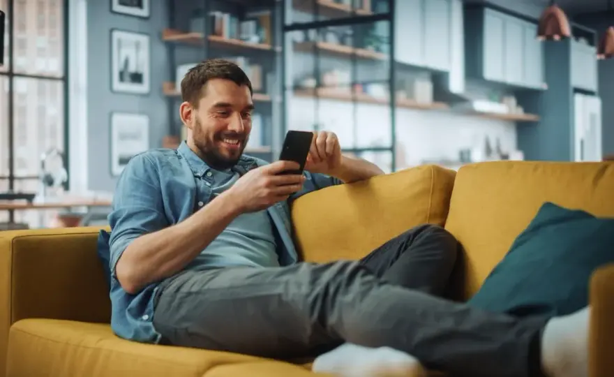 Telefon na abonament w lombardzie? Zobacz, co Ci grozi i co zyskasz!