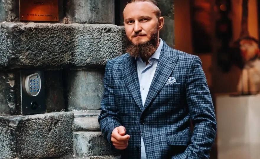 Krawat do garnituru w kratę - Jak dobrać idealny?