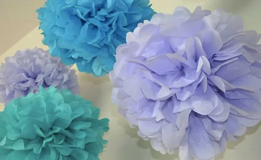 Manualidades con papel pinocho - flores, pompones y más