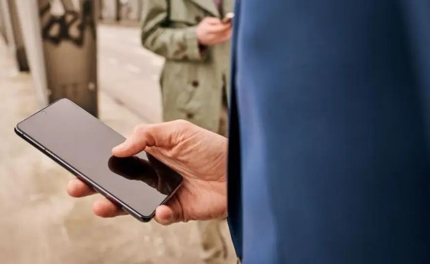 Czarny ekran w telefonie? Diagnoza i naprawa - poradnik