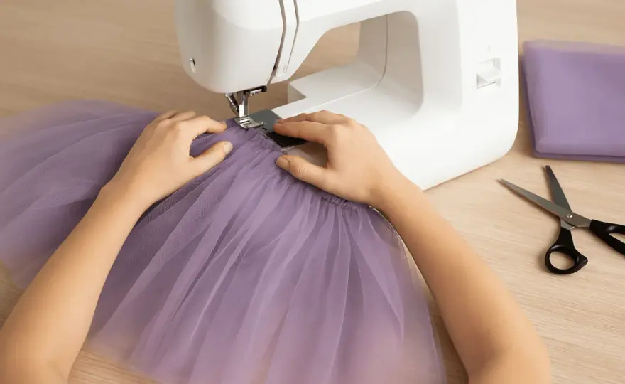Jak uszyć spódnicę z tiulu? Prosty poradnik DIY krok po kroku