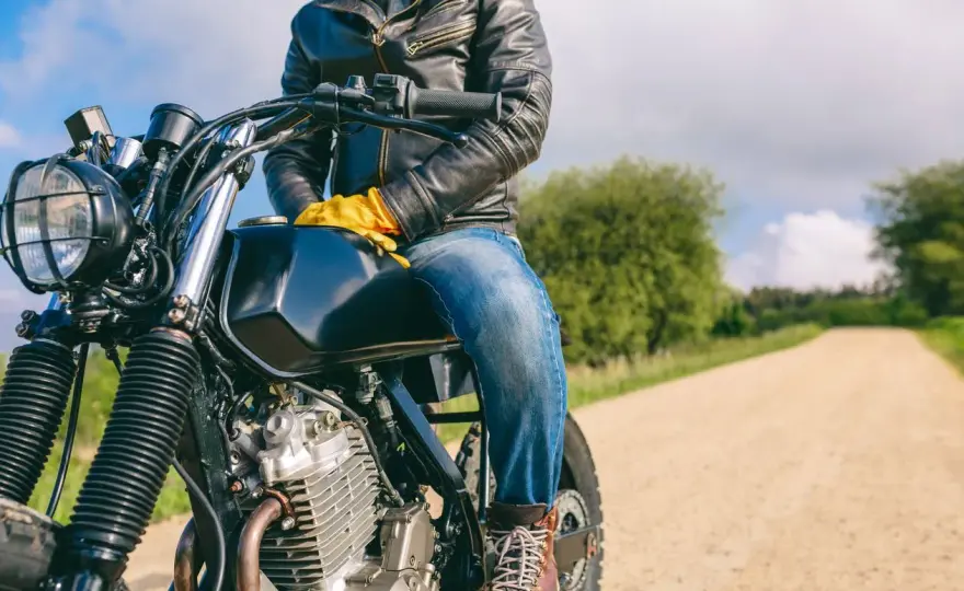 Dyneema y Kevlar en moto - cuál elegir según tu uso real