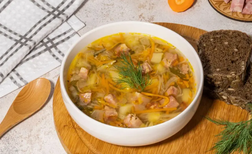 Kapuśniak ze słodkiej kapusty - Jak wydobyć z niego pełnię smaku?