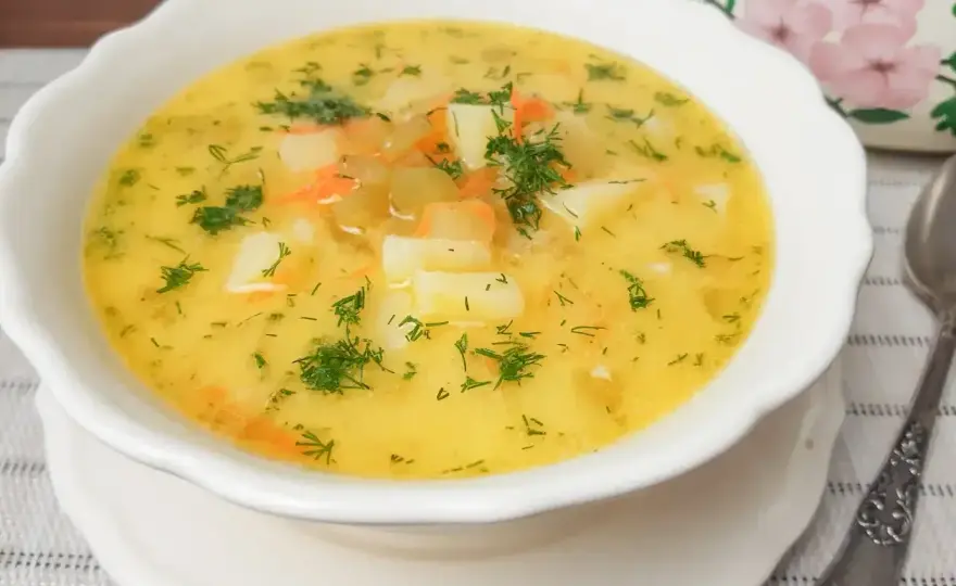 Zupa ogórkowa - przepis na idealny smak. Uniknij błędów!