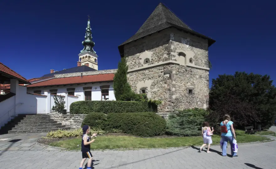 Najlepsze atrakcje w Nowym Jiczynie, które musisz zobaczyć
