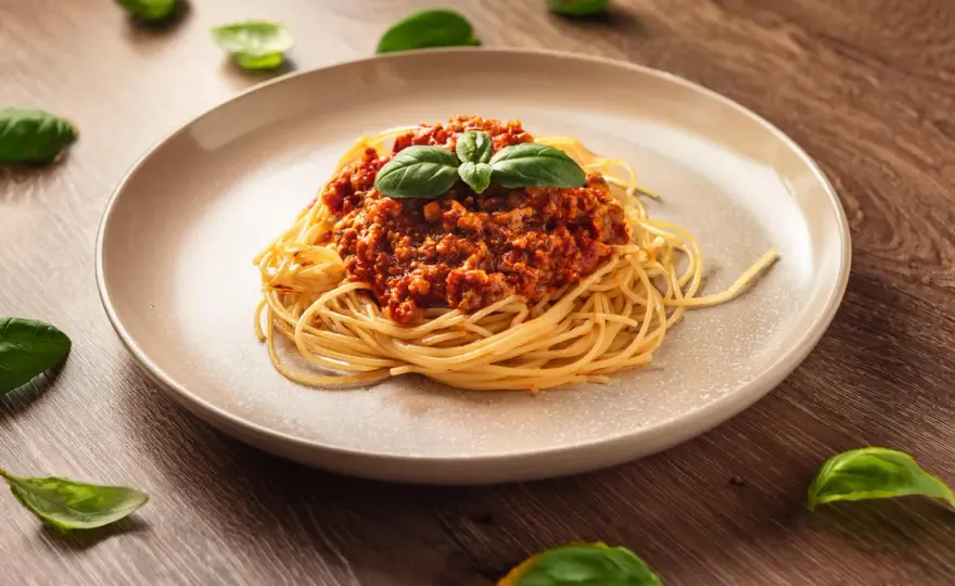 Najlepszy przepis na spaghetti - prosty obiad z mięsem i sosem