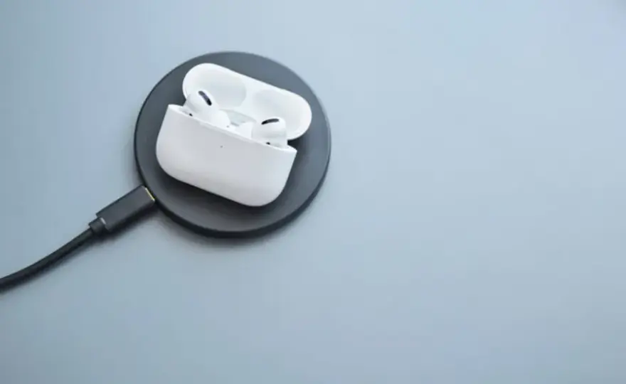 Jak ładować etui AirPods Pro – proste sposoby na szybkie ładowanie