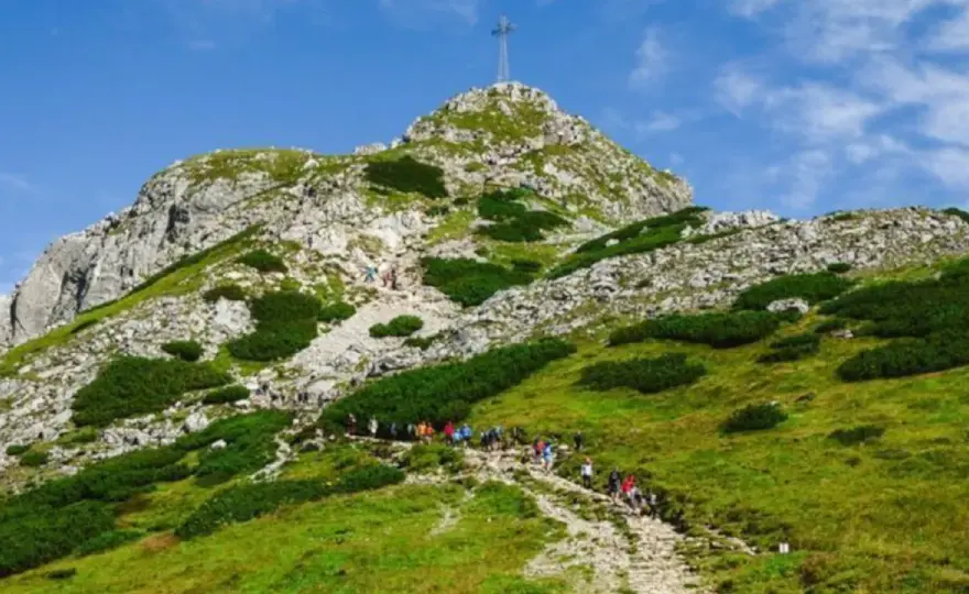 Najłatwiejszy szlak na Giewont: ile czasu zajmuje wędrówka?