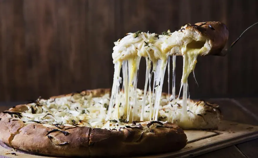 Pizza Quattro Formaggi - Jak zrobić idealną w domu?
