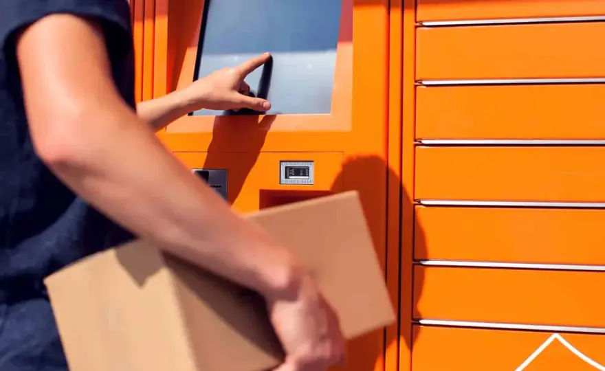 Wysyłka palety DHL - jak uniknąć dopłat i zaoszczędzić?