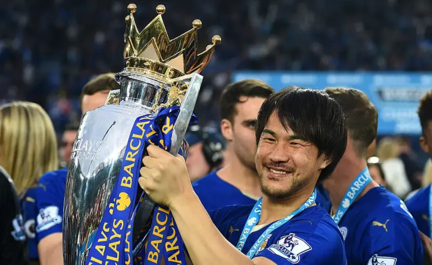 Shinji Okazaki - napastnik, który wygrał pracą bez piłki