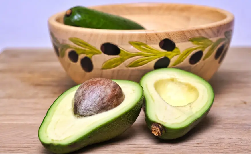 Awokado kcal - Ile kalorii ma cały owoc i jak go liczyć na diecie?