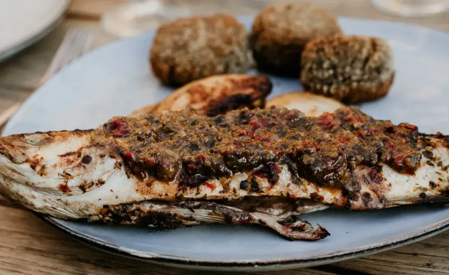 Loup au barbecue - La cuisson parfaite, saveurs brésiliennes