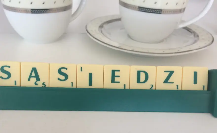 Sąsiad nęka? Legalne metody na odzyskanie spokoju i kontroli