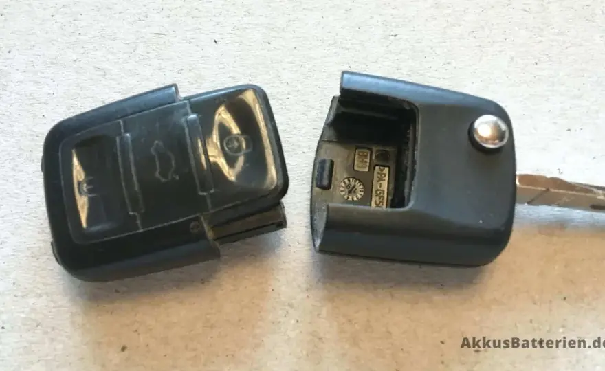 VW Fox Batterie wechseln - So gelingt der Tausch selbst!