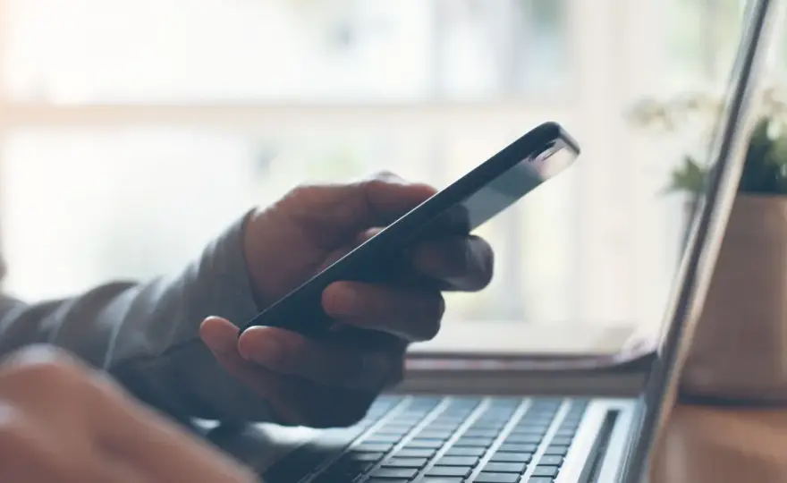Laptop nie widzi telefonu? Rozwiąż problem w 5 minut!