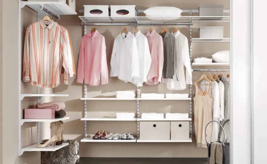 Ankleidezimmer planen - Ideen für kleine Räume & mehr Ordnung
