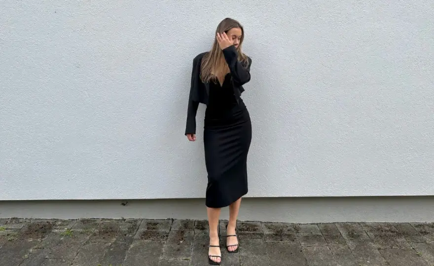 Jak się ubrać na koncert klasyczny? Poradnik elegancji