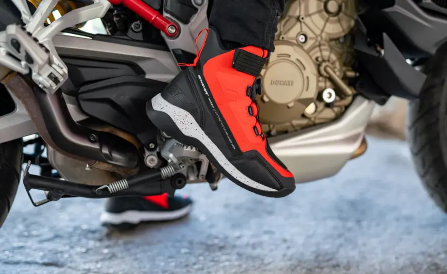 Jakie buty motocyklowe na lato zapewnią komfort i ochronę?