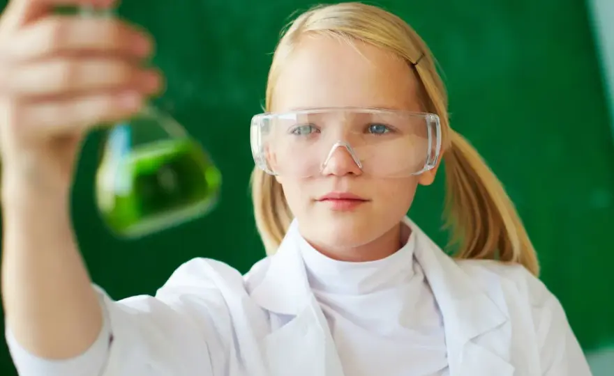 Bezpieczeństwo na chemii - Jak unikać wypadków w pracowni?