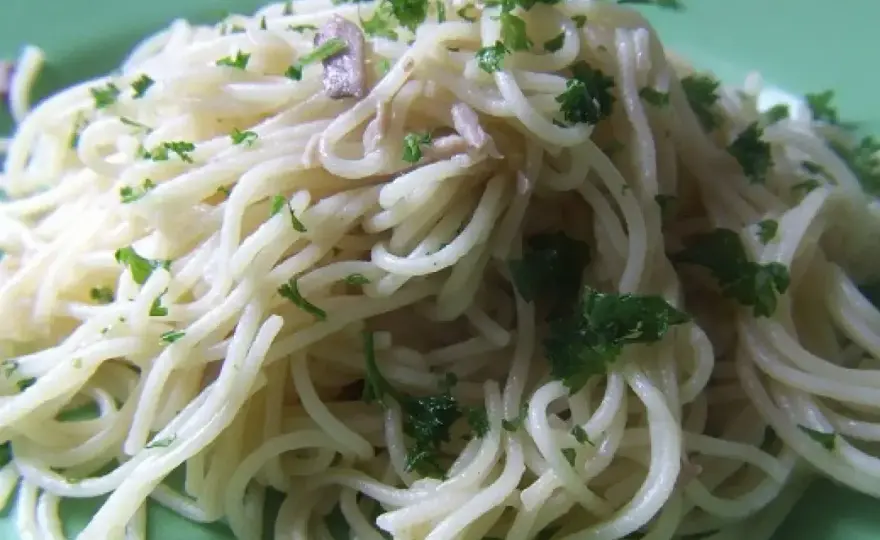 Spaghetti z anchois - Jak zrobić idealny sos umami?