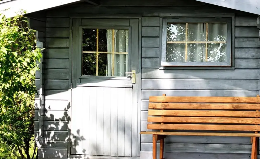Gartenhausdach abdichten - So wird es wirklich dicht!