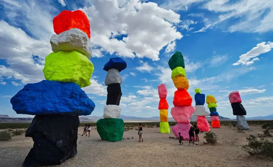 Land art - sztuka, która zmienia krajobraz. Poznaj ikony!