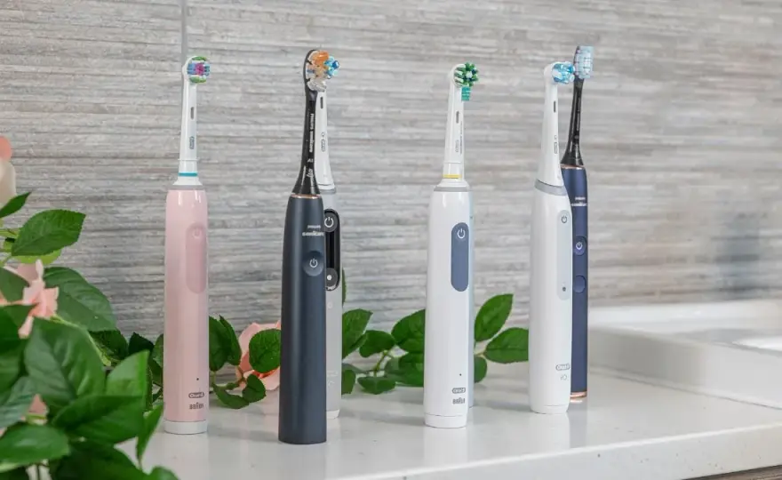 Philips Sonicare czy Oral-B? Wybierz idealną szczoteczkę dla siebie!