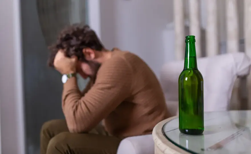 Alergia na alkohol? Objawy, nietolerancja i kiedy działać