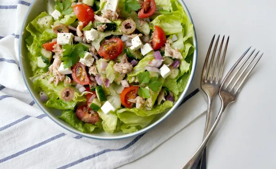 Insalata feta e tonno perfetta - La guida per un piatto top