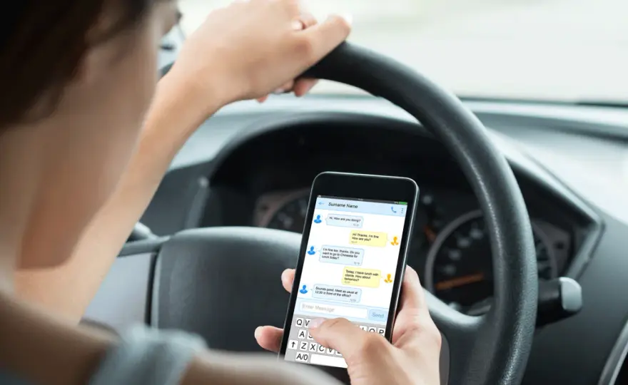 Mobilen i bilen - vad som gäller och när du riskerar böter