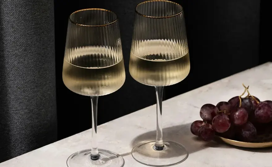 Sauvignon Blanc vs. Grauburgunder - Welcher Wein passt zu dir?