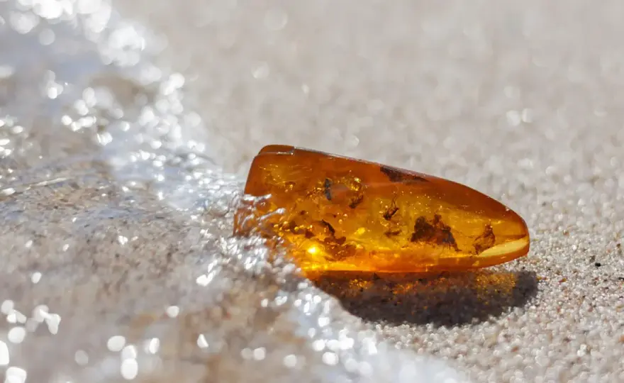Ist Bernstein ein Mineral? - Alles über Echtheit, Arten und Pflege