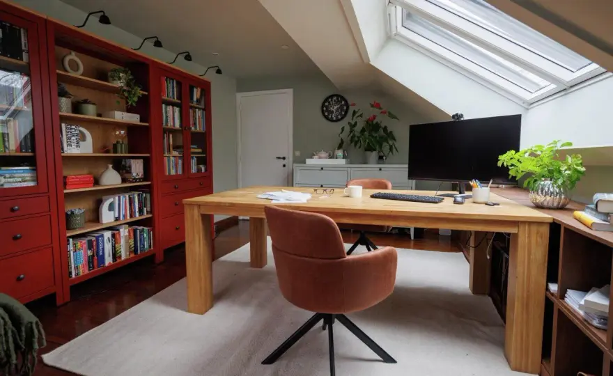 Studio in mansarda - Guida per un angolo lavoro efficiente