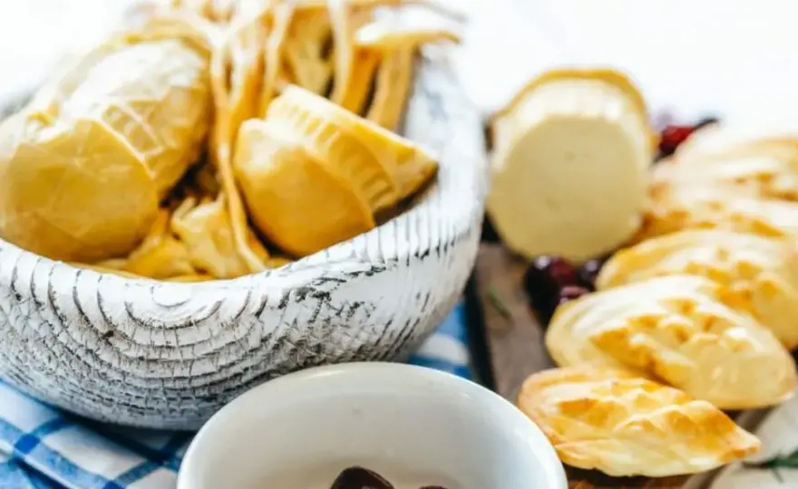 Ile kcal ma oscypek z grilla? Sprawdź, co musisz wiedzieć o kaloriach
