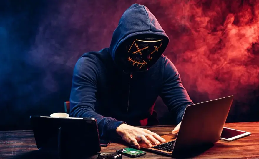 Kryptowaluty a kradzież tożsamości - jak się chronić?
